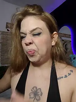 Snapshot of laila_d chatting on April 17, 2026, 7:39 pm laila d online show from April 17, 2026, 7:39 pm
