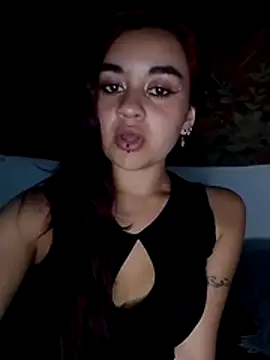 Snapshot of Lucy_allen1 chatting on March 4, 2026, 4:29 am Lucy allen1 online show from March 4, 2026, 4:29 am