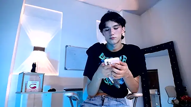 jullian ricci online show from July 15, 2026, 7:41 pm