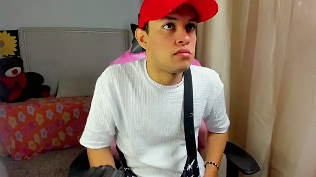 Top and bottom online show from April 3, 2026, 9:13 pm