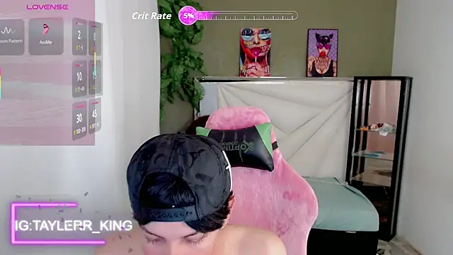 Top and bottom online show from June 3, 2026, 10:04 pm