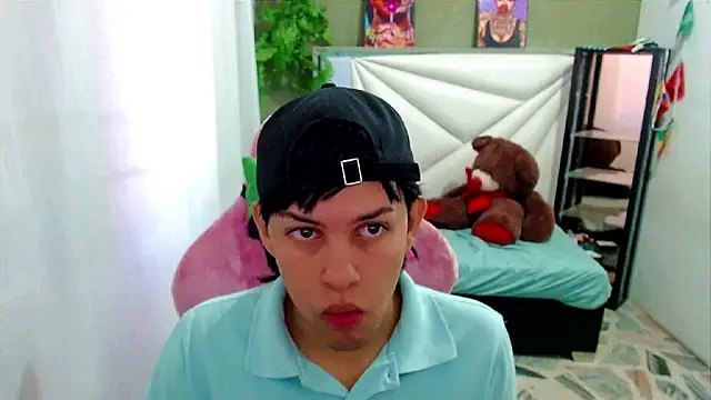 Top and bottom online show from June 25, 2026, 6:56 pm