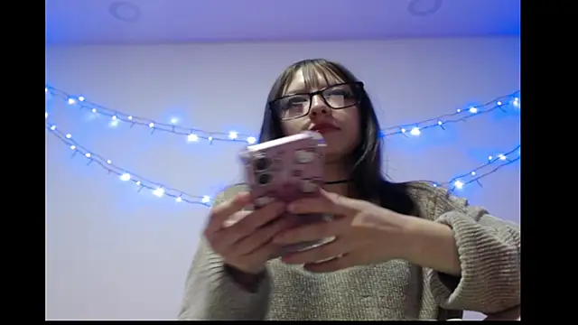 Snapshot of michell_bunny1 chatting on February 17, 2026, 4:20 am michell bunny1 online show from February 17, 2026, 4:20 am