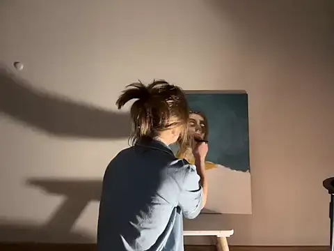 tesalove online show from March 23, 2026, 11:09 pm