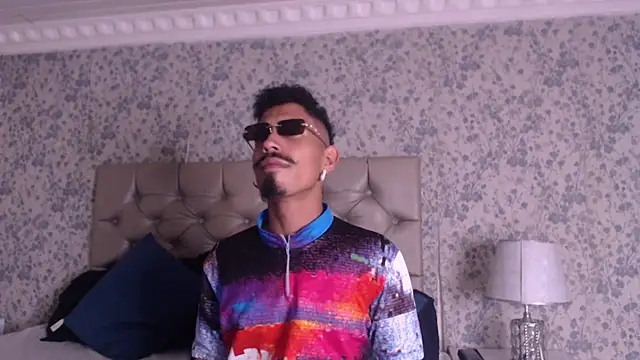 Snapshot of NoaahTylor chatting on February 21, 2026, 7:48 pm NoaahTylor online show from February 21, 2026, 7:48 pm