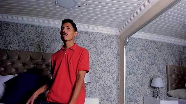 NoaahTylor online show from April 17, 2026, 3:20 am