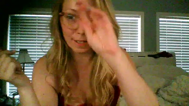 Snapshot of NikkiB653466 chatting on March 3, 2026, 7:53 pm NikkiB653466 online show from March 3, 2026, 7:53 pm