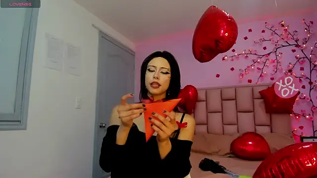 Snapshot of emma_cg chatting on February 13, 2026, 9:00 pm emma cg online show from February 13, 2026, 9:00 pm