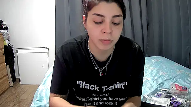 violetazein7 online show from May 27, 2026, 8:39 pm