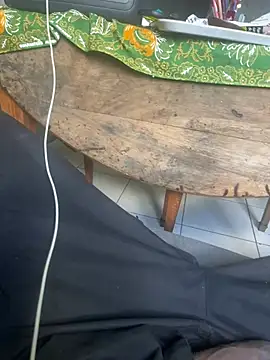 Snapshot of longuebitenoire971 chatting on February 20, 2026, 6:08 pm longuebitenoire971 online show from February 20, 2026, 6:08 pm