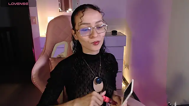 Snapshot of Alexia--27 chatting on February 27, 2026, 3:06 am Alexia--27 online show from February 27, 2026, 3:06 am