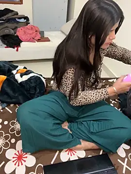 Snapshot of assybauty chatting on February 24, 2026, 8:23 am assybauty online show from February 24, 2026, 8:23 am