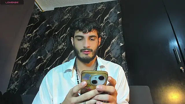 LovexJuxn8 online show from March 23, 2026, 7:29 pm