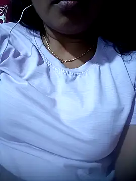 Snapshot of Mnra43 chatting on February 15, 2026, 9:11 pm Mnra43 online show from February 15, 2026, 9:11 pm