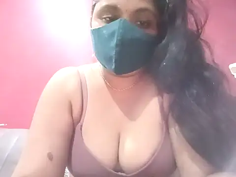 Snapshot of Mnra43 chatting on February 26, 2026, 6:40 pm Mnra43 online show from February 26, 2026, 6:40 pm