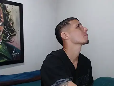 Snapshot of HotSinlge chatting on February 19, 2026, 12:34 pm HotSinlge online show from February 19, 2026, 12:34 pm