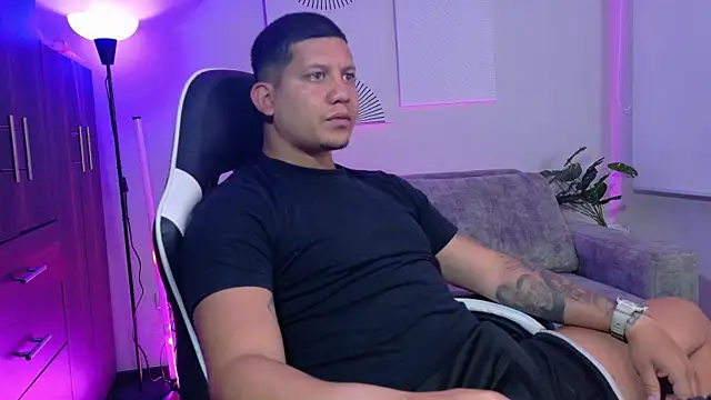  robertobaggioo online show from May 4, 2026, 12:23 pm
