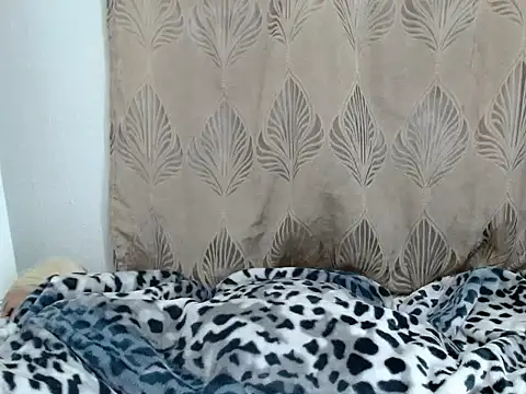 Snapshot of BootyCaramelxx chatting on February 14, 2026, 1:46 am BootyCaramelxx online show from February 14, 2026, 1:46 am