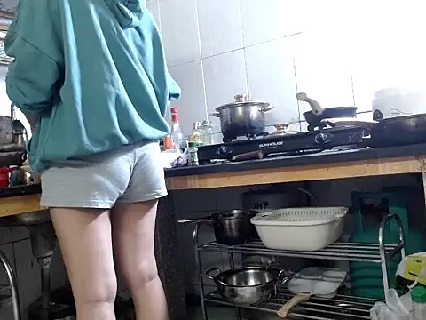 Snapshot of Mira-23 chatting on February 15, 2026, 11:08 am Mira-23 online show from February 15, 2026, 11:08 am