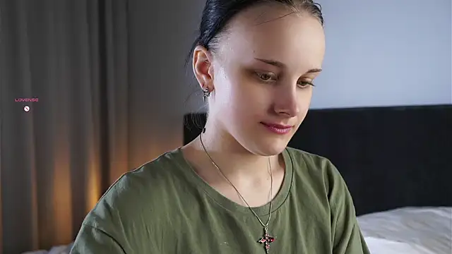 Snapshot of KirstinMcgeady chatting on June 12, 2026, 12:37 pm KirstinMcgeady online show from June 12, 2026, 12:37 pm