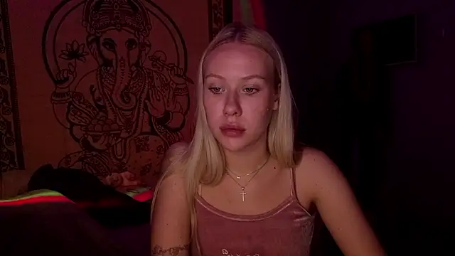 Snapshot of pureeangel chatting on February 26, 2026, 9:25 pm pureeangel online show from February 26, 2026, 9:25 pm