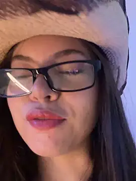 alyabelova online show from May 12, 2026, 4:31 am