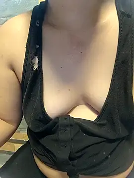 squirtshantal online show from November 12, 2025, 1:50 am