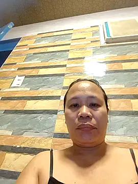 squirtshantal online show from April 8, 2026, 9:31 am