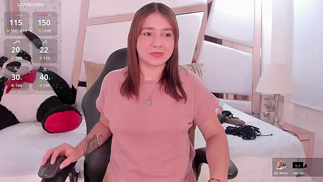 antonella moon7 online show from March 12, 2026, 4:07 am