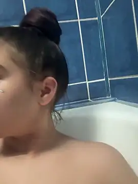 Snapshot of Vivike234 chatting on February 16, 2026, 10:28 pm Vivike234 online show from February 16, 2026, 10:28 pm