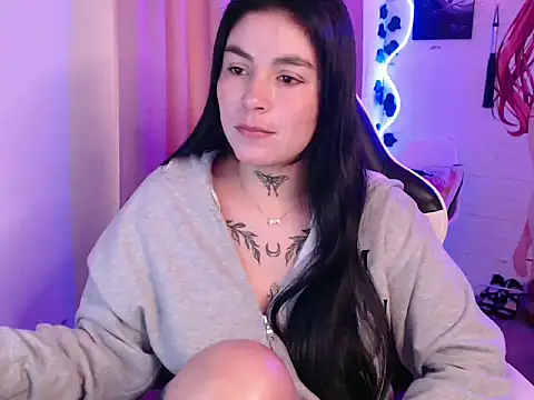 Snapshot of JanineRae chatting on February 16, 2026, 7:43 pm JanineRae online show from February 16, 2026, 7:43 pm