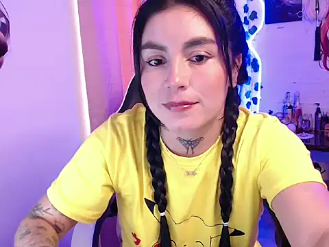 Snapshot of JanineRae chatting on March 18, 2026, 6:22 pm JanineRae online show from March 18, 2026, 6:22 pm