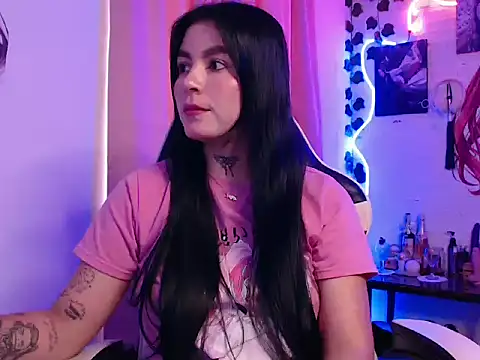 Snapshot of JanineRae chatting on March 20, 2026, 6:46 pm JanineRae online show from March 20, 2026, 6:46 pm