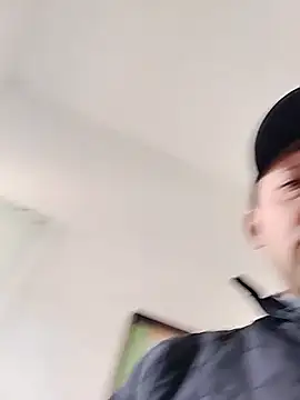 Snapshot of Hachi28 chatting on March 4, 2026, 2:34 pm Hachi28 online show from March 4, 2026, 2:34 pm