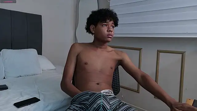 Snapshot of Twink_Alex19 chatting on February 19, 2026, 12:34 pm Twink Alex19 online show from February 19, 2026, 12:34 pm