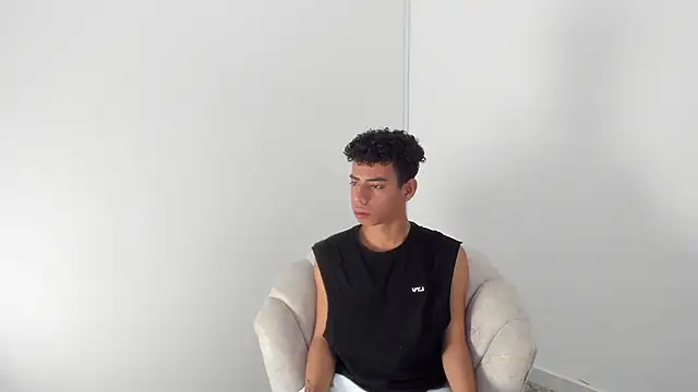 Snapshot of alexx_cum18 chatting on June 26, 2026, 1:59 pm alexx cum18 online show from June 26, 2026, 1:59 pm