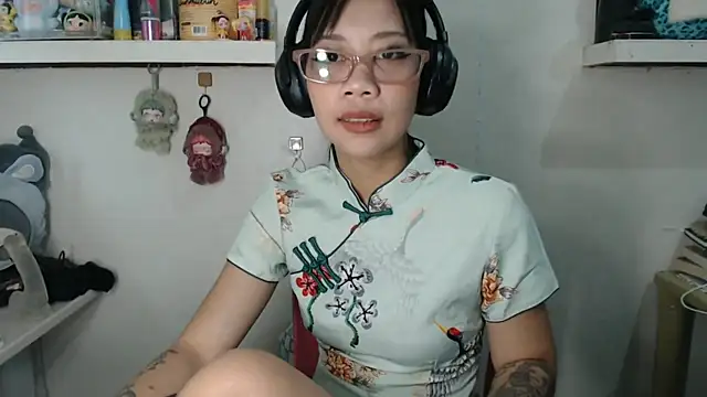 Snapshot of GloryKulikowski chatting on February 19, 2026, 2:29 am GloryKulikowski online show from February 19, 2026, 2:29 am