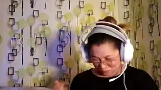 Snapshot of TennieReichow chatting on March 16, 2026, 12:42 pm TennieReichow online show from March 16, 2026, 12:42 pm