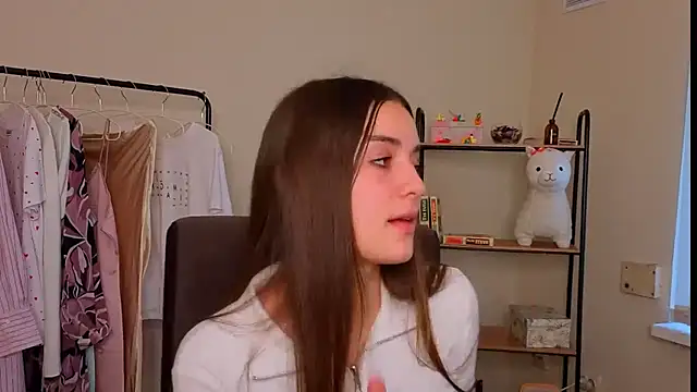 Snapshot of ClaraaHowell chatting on February 12, 2026, 1:39 pm ClaraaHowell online show from February 12, 2026, 1:39 pm