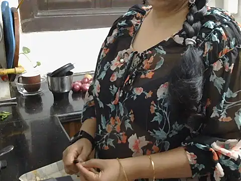 Snapshot of Hot_Sonniyaa chatting on February 20, 2026, 8:38 am Hot Sonniyaa online show from February 20, 2026, 8:38 am