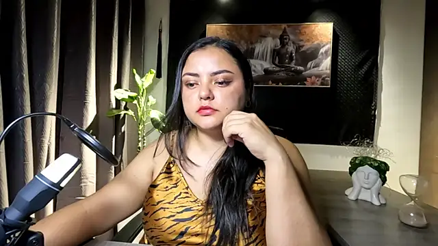 Snapshot of AzaraOnyx chatting on May 26, 2026, 2:46 pm AzaraOnyx online show from May 26, 2026, 2:46 pm