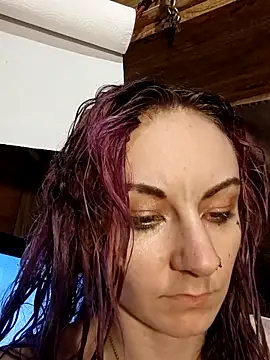 Snapshot of issyamazin chatting on March 9, 2026, 1:42 am issyamazin online show from March 9, 2026, 1:42 am