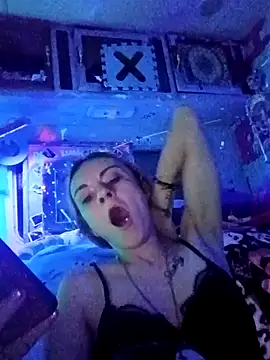 Snapshot of issyamazin chatting on March 10, 2026, 3:00 am issyamazin online show from March 10, 2026, 3:00 am