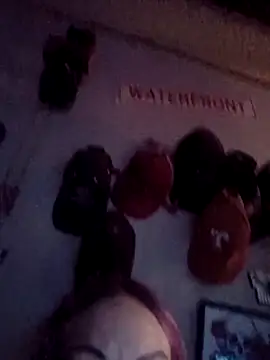 Snapshot of issyamazin chatting on March 13, 2026, 2:45 pm issyamazin online show from March 13, 2026, 2:45 pm