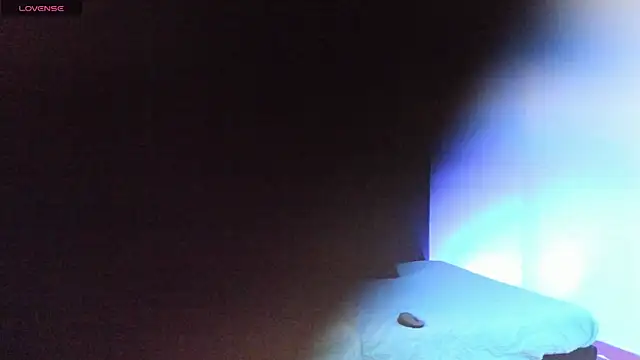 Snapshot of Ale_cuzz chatting on April 22, 2026, 3:24 pm Ale cuzz online show from April 22, 2026, 3:24 pm