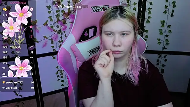 Snapshot of kitsune_little chatting on May 9, 2026, 1:33 am kitsune little online show from May 9, 2026, 1:33 am