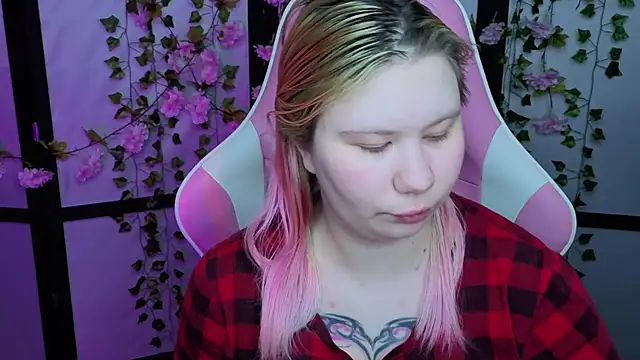 Snapshot of kitsune_little chatting on May 15, 2026, 8:38 pm kitsune little online show from May 15, 2026, 8:38 pm