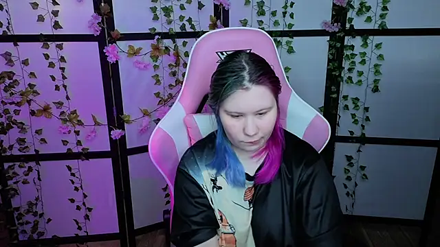 Snapshot of kitsune_little chatting on May 23, 2026, 8:07 am kitsune little online show from May 23, 2026, 8:07 am