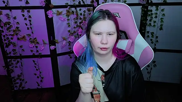 Snapshot of kitsune_little chatting on May 23, 2026, 10:36 pm kitsune little online show from May 23, 2026, 10:36 pm