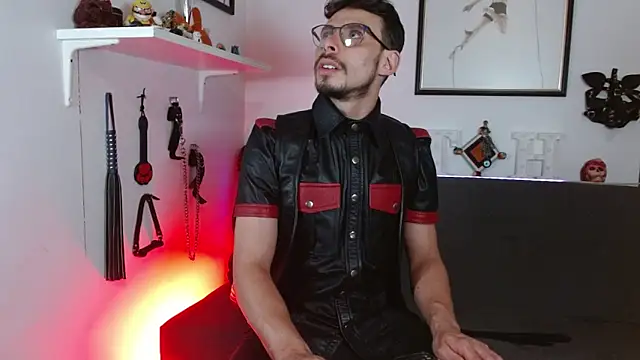 Snapshot of Thom_sam_ chatting on March 6, 2026, 11:23 pm Thom sam online show from March 6, 2026, 11:23 pm